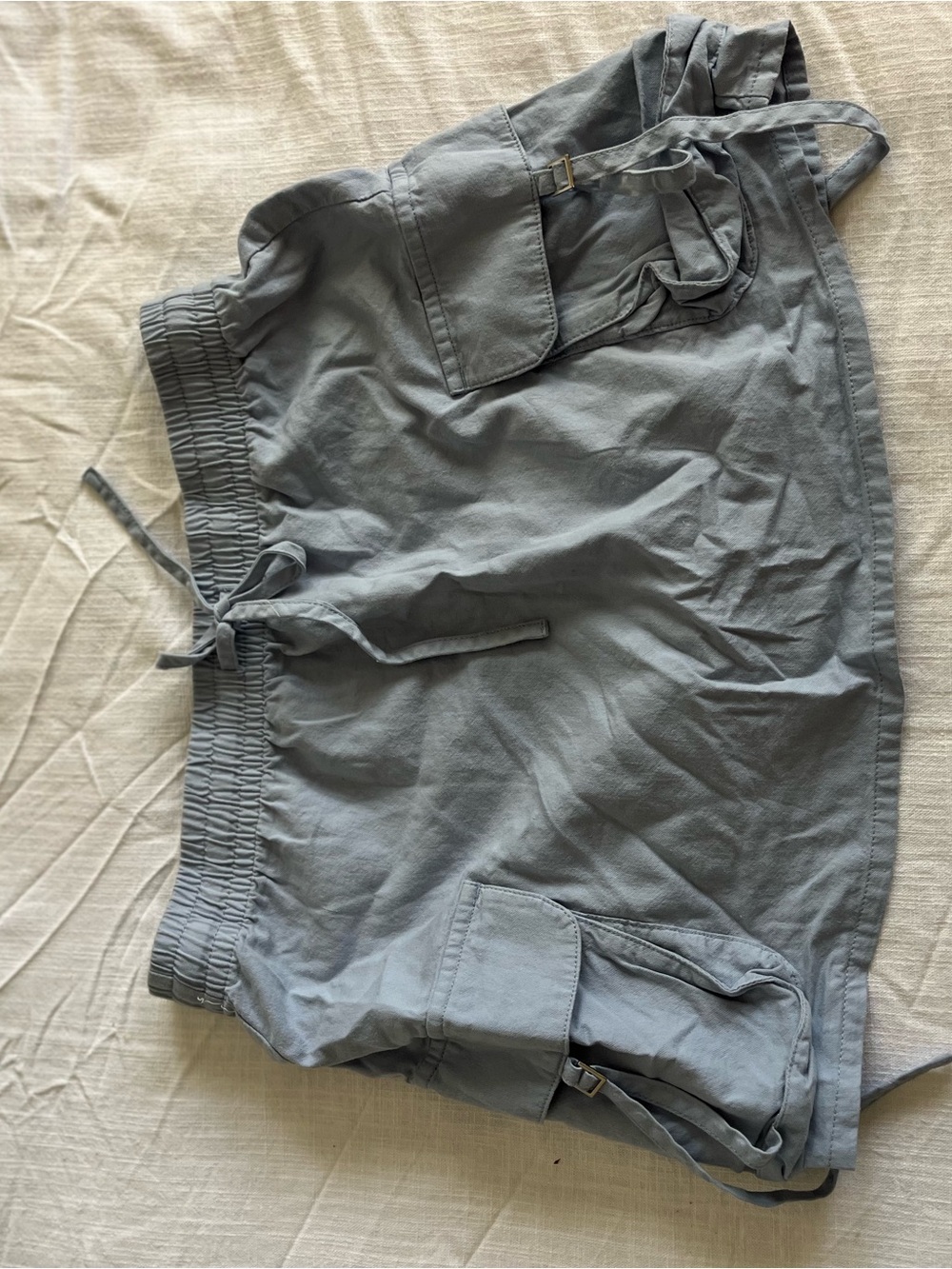 RHYTHM W DOLLY CARGO MINI SKIRT DUSTY BLUE
Size Small